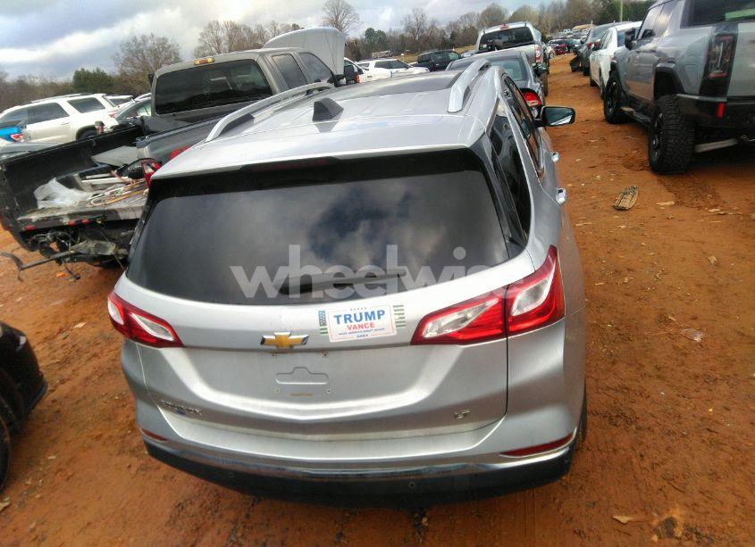 Photo 17 of 2018 Chevrolet Equinox LT (VIN 3GNAXJEV4JS509942)