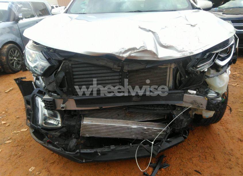 Photo 6 of 2018 Chevrolet Equinox LT (VIN 3GNAXJEV4JS509942)