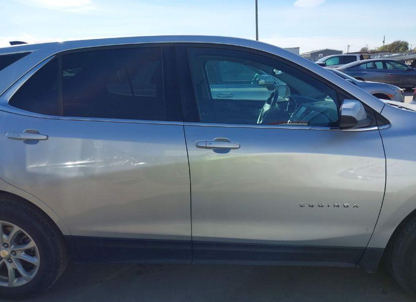 Photo 14 of 2018 Chevrolet Equinox LT (VIN 3GNAXJEV4JS512906)