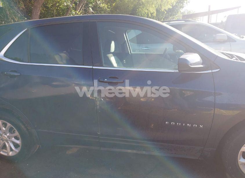 Photo 13 of 2018 Chevrolet Equinox LT (VIN 3GNAXJEV4JS533612)