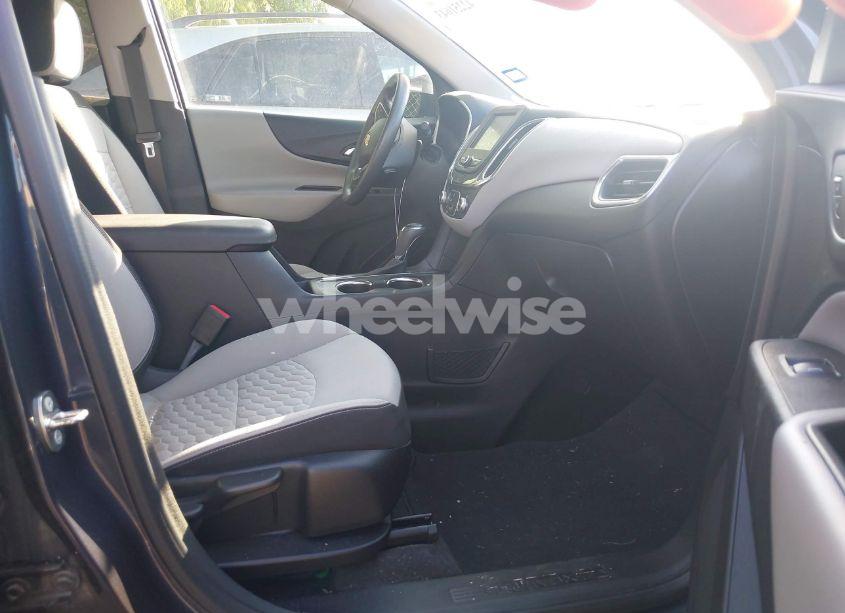 Photo 5 of 2018 Chevrolet Equinox LT (VIN 3GNAXJEV4JS533612)