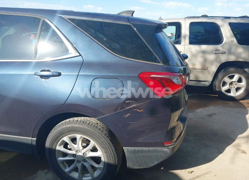 Photo 6 of 2018 Chevrolet Equinox LT (VIN 3GNAXJEV4JS533612)