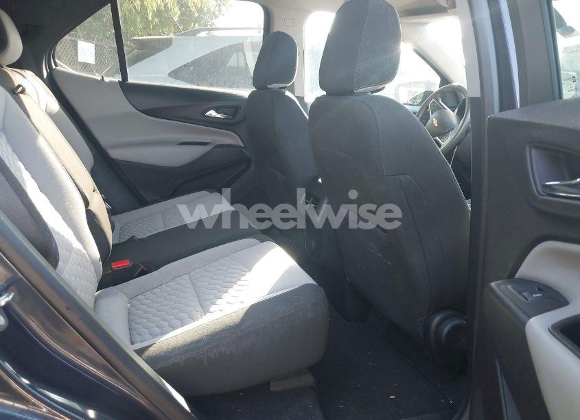 Photo 8 of 2018 Chevrolet Equinox LT (VIN 3GNAXJEV4JS533612)