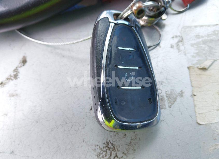 Photo 11 of 2018 Chevrolet Equinox LT (VIN 3GNAXJEV4JS543119)