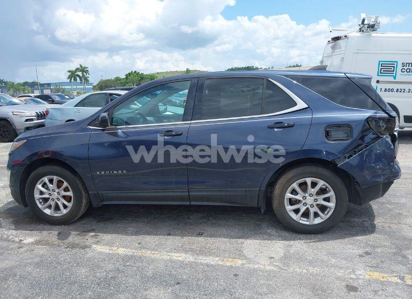 Photo 18 of 2018 Chevrolet Equinox LT (VIN 3GNAXJEV4JS543119)