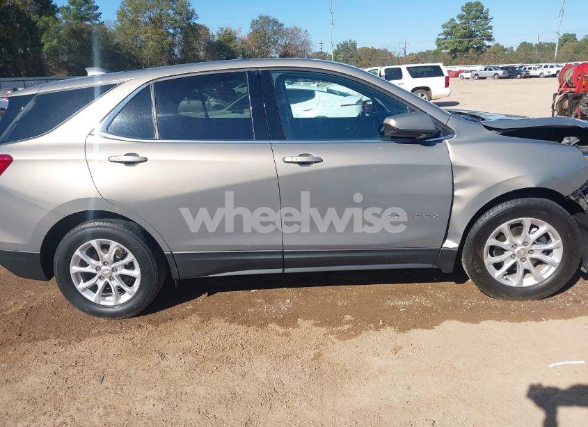 Photo 14 of 2018 Chevrolet Equinox LT (VIN 3GNAXJEV4JS581496)