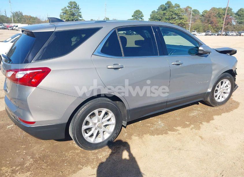 Photo 4 of 2018 Chevrolet Equinox LT (VIN 3GNAXJEV4JS581496)