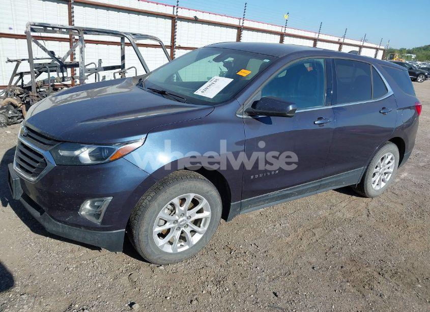 Photo 2 of 2018 Chevrolet Equinox LT (VIN 3GNAXJEV4JS582034)