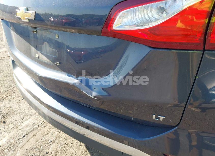 Photo 6 of 2018 Chevrolet Equinox LT (VIN 3GNAXJEV4JS582034)