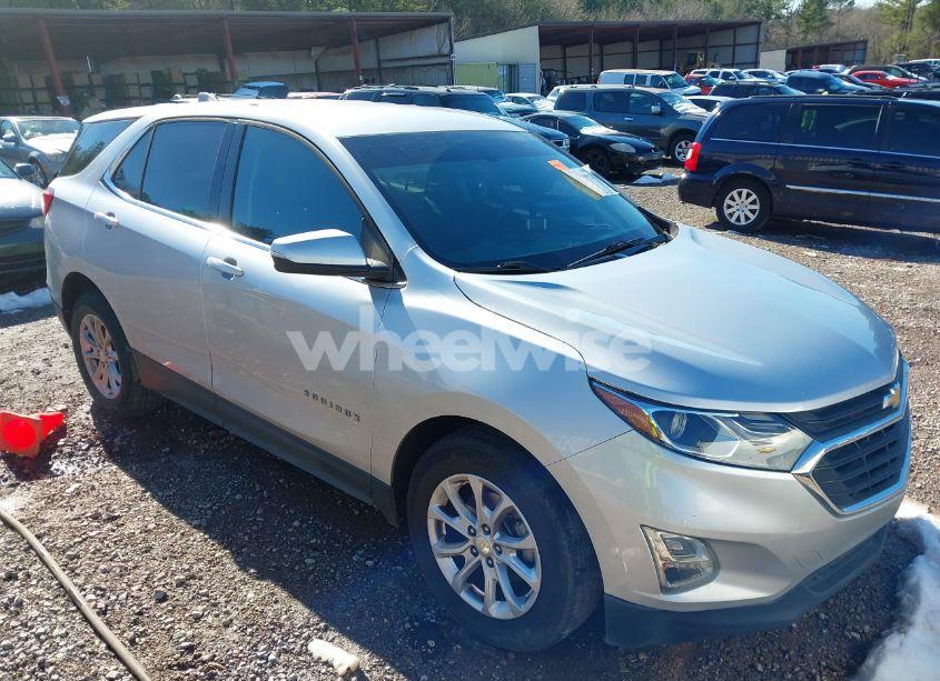 2018 Chevrolet Equinox LT (VIN 3GNAXJEV4JS621284) main photo