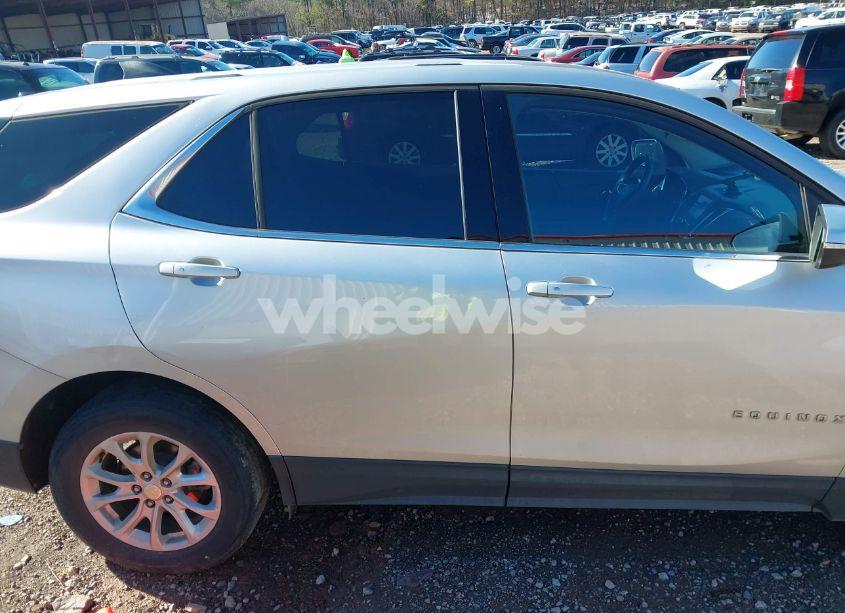 Photo 13 of 2018 Chevrolet Equinox LT (VIN 3GNAXJEV4JS621284)