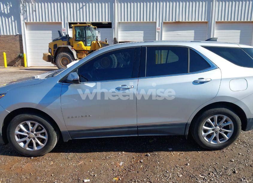 Photo 14 of 2018 Chevrolet Equinox LT (VIN 3GNAXJEV4JS621284)