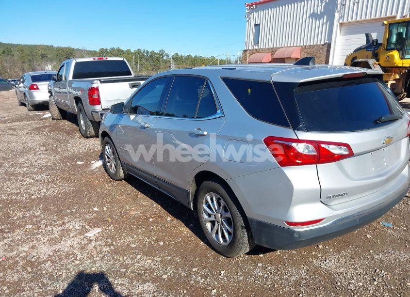 Photo 3 of 2018 Chevrolet Equinox LT (VIN 3GNAXJEV4JS621284)