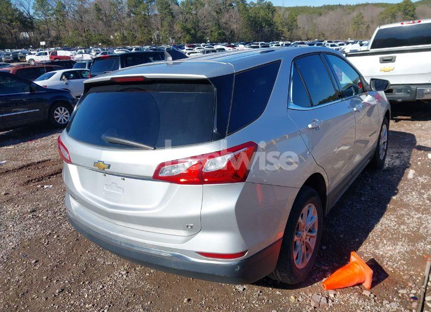 Photo 4 of 2018 Chevrolet Equinox LT (VIN 3GNAXJEV4JS621284)