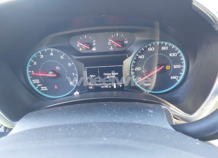 Photo 7 of 2018 Chevrolet Equinox LT (VIN 3GNAXJEV4JS621284)