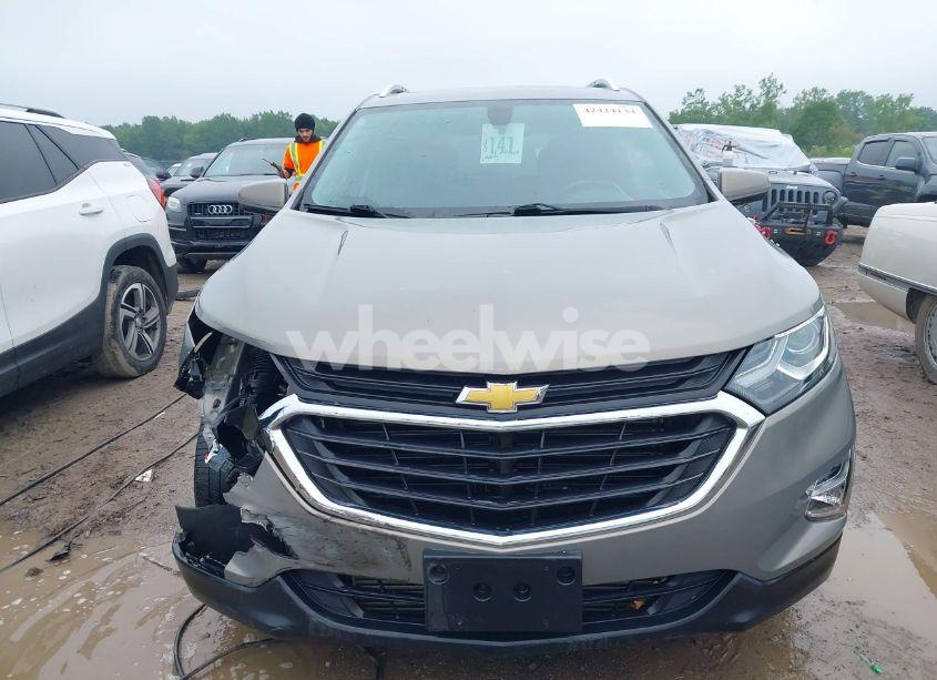 Photo 13 of 2018 Chevrolet Equinox LT (VIN 3GNAXJEV4JS624556)