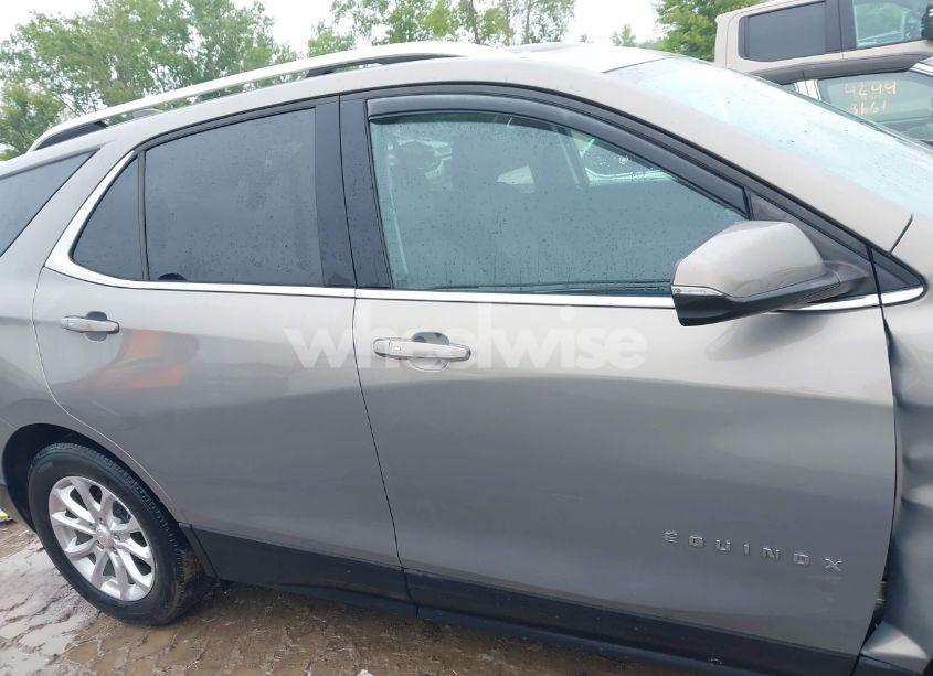 Photo 14 of 2018 Chevrolet Equinox LT (VIN 3GNAXJEV4JS624556)