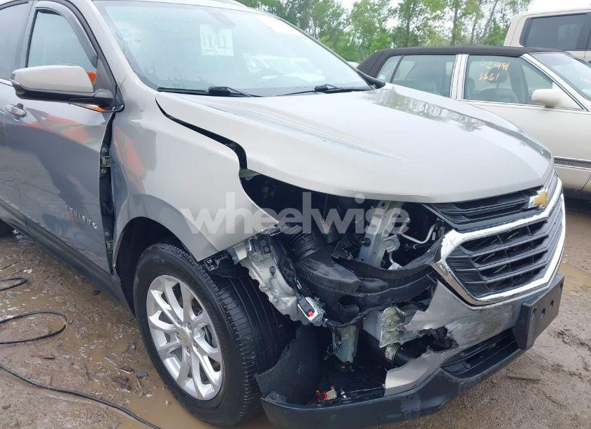 Photo 6 of 2018 Chevrolet Equinox LT (VIN 3GNAXJEV4JS624556)