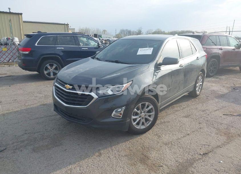 Photo 2 of 2019 Chevrolet Equinox LT (VIN 3GNAXJEV4KL336550)