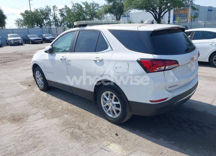 Photo 3 of 2022 Chevrolet Equinox FWD 2FL (VIN 3GNAXJEV4NL133078)