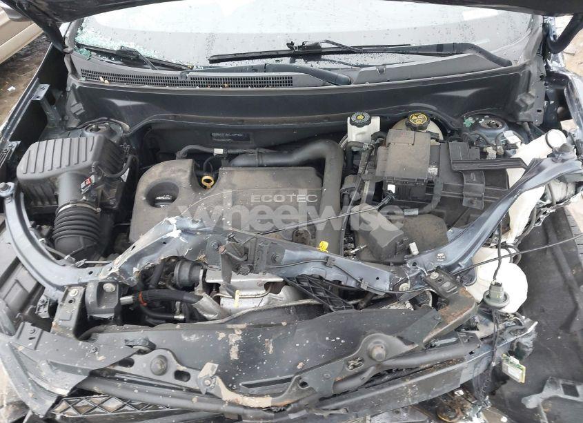 Photo 10 of 2018 Chevrolet Equinox LT (VIN 3GNAXJEV5JL104988)