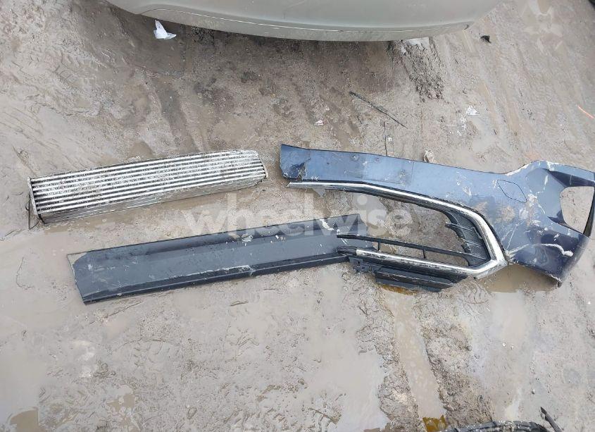 Photo 12 of 2018 Chevrolet Equinox LT (VIN 3GNAXJEV5JL104988)