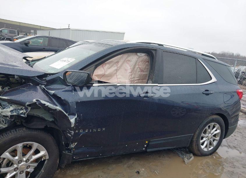 Photo 15 of 2018 Chevrolet Equinox LT (VIN 3GNAXJEV5JL104988)