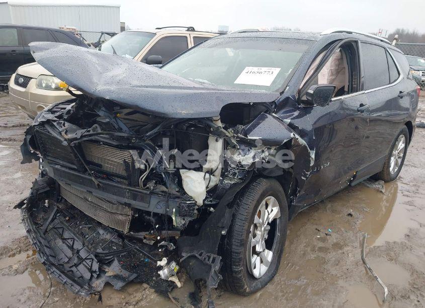 Photo 2 of 2018 Chevrolet Equinox LT (VIN 3GNAXJEV5JL104988)