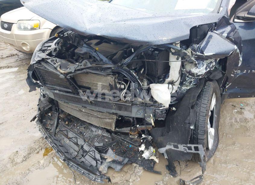 Photo 6 of 2018 Chevrolet Equinox LT (VIN 3GNAXJEV5JL104988)