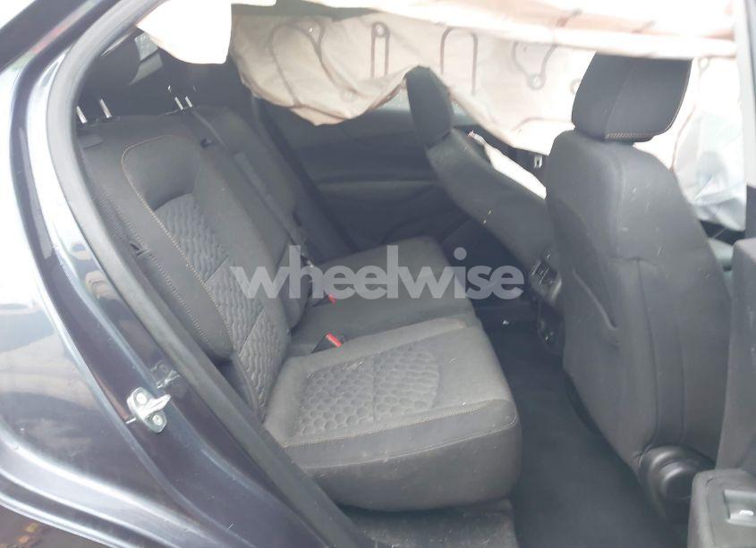 Photo 8 of 2018 Chevrolet Equinox LT (VIN 3GNAXJEV5JL104988)