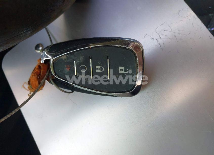 Photo 11 of 2018 Chevrolet Equinox LT (VIN 3GNAXJEV5JL383892)