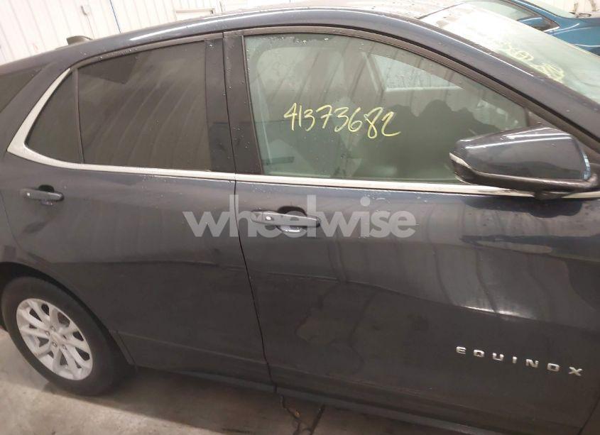 Photo 13 of 2018 Chevrolet Equinox LT (VIN 3GNAXJEV5JS528080)