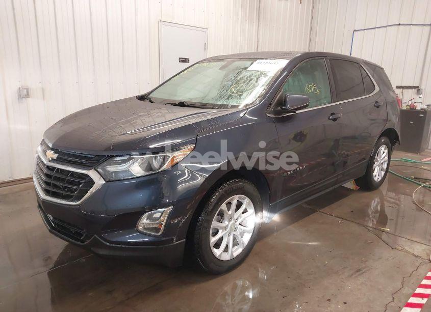 Photo 2 of 2018 Chevrolet Equinox LT (VIN 3GNAXJEV5JS528080)