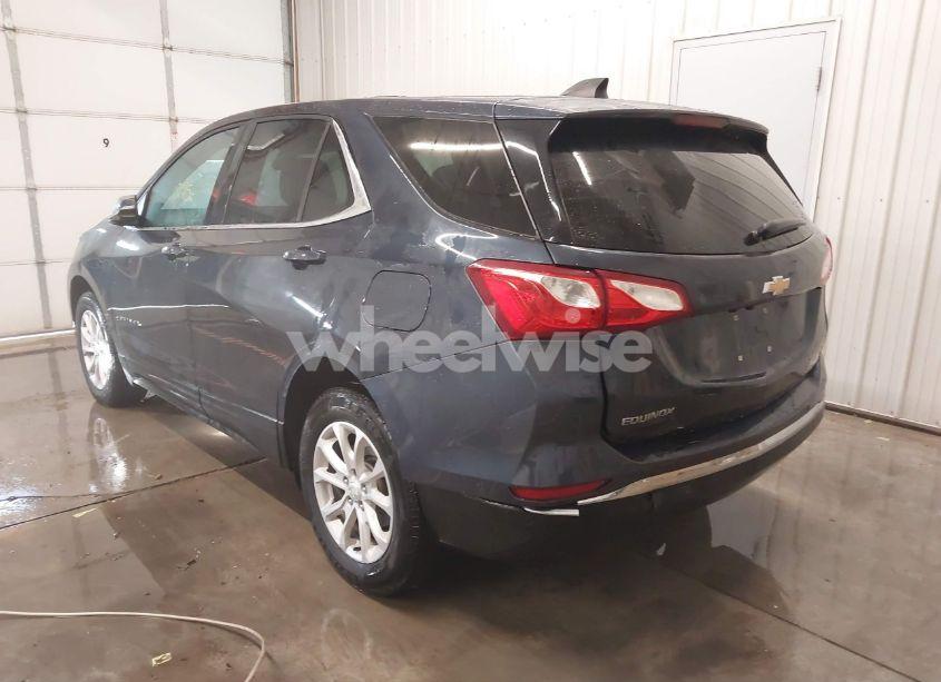 Photo 3 of 2018 Chevrolet Equinox LT (VIN 3GNAXJEV5JS528080)