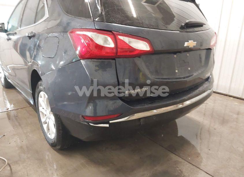 Photo 6 of 2018 Chevrolet Equinox LT (VIN 3GNAXJEV5JS528080)