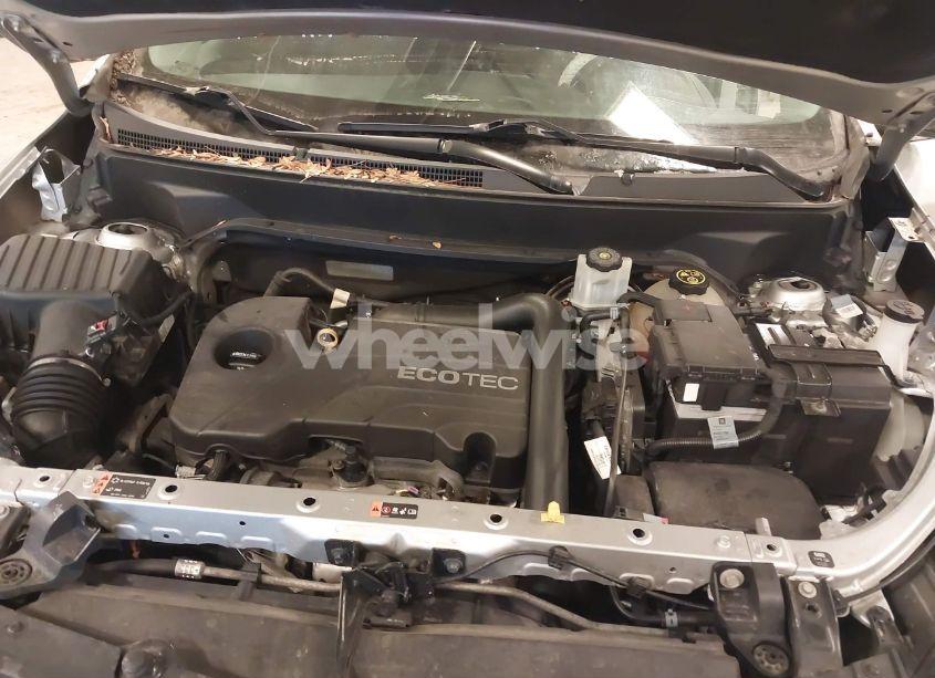 Photo 10 of 2018 Chevrolet Equinox LT (VIN 3GNAXJEV5JS534736)