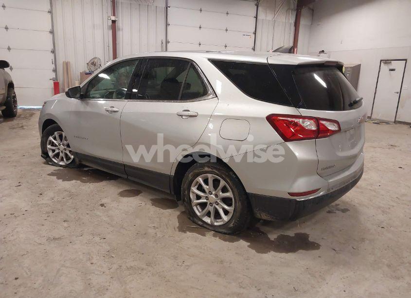 Photo 3 of 2018 Chevrolet Equinox LT (VIN 3GNAXJEV5JS534736)