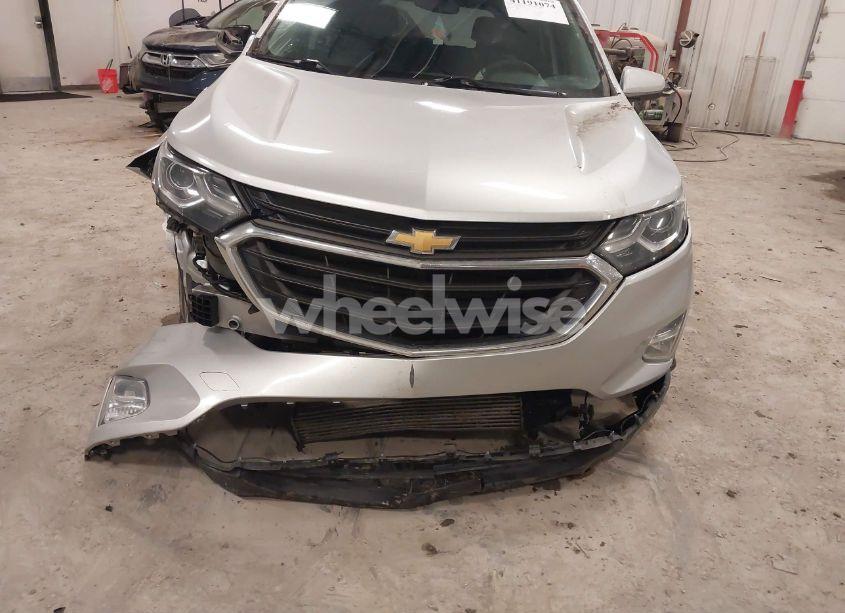 Photo 6 of 2018 Chevrolet Equinox LT (VIN 3GNAXJEV5JS534736)
