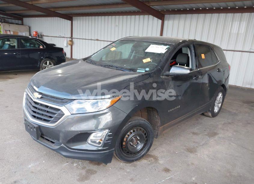 Photo 2 of 2018 Chevrolet Equinox LT (VIN 3GNAXJEV5JS550502)