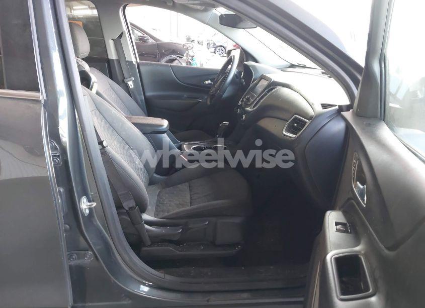 Photo 5 of 2018 Chevrolet Equinox LT (VIN 3GNAXJEV5JS550502)