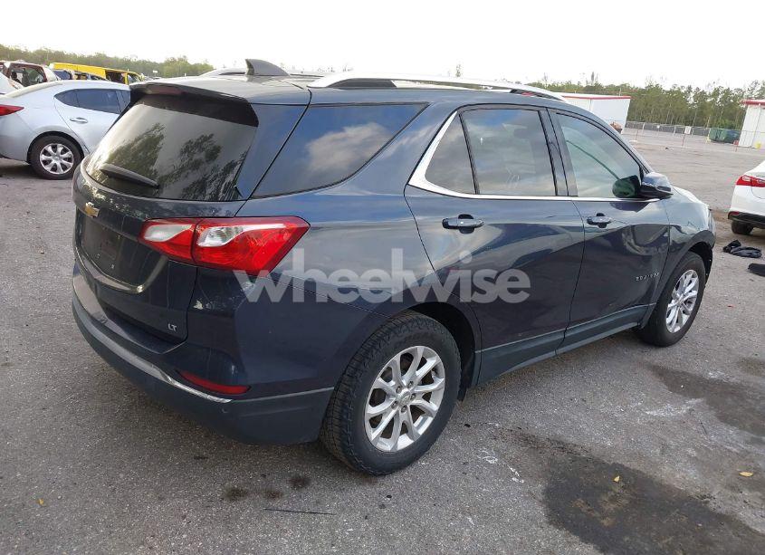 Photo 4 of 2018 Chevrolet Equinox LT (VIN 3GNAXJEV5JS560592)