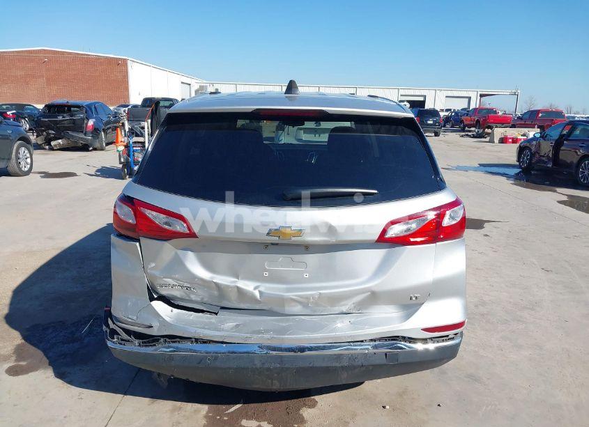 Photo 16 of 2018 Chevrolet Equinox LT (VIN 3GNAXJEV5JS564190)