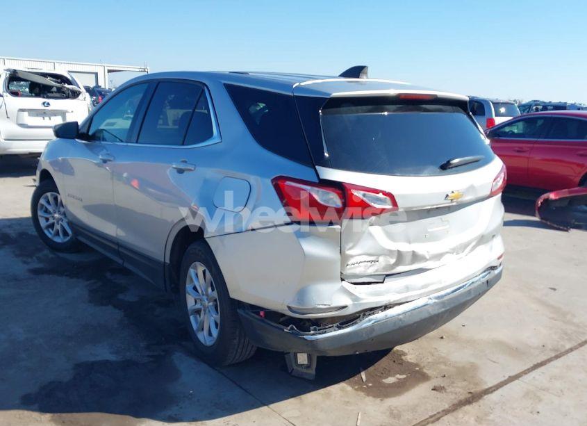 Photo 3 of 2018 Chevrolet Equinox LT (VIN 3GNAXJEV5JS564190)