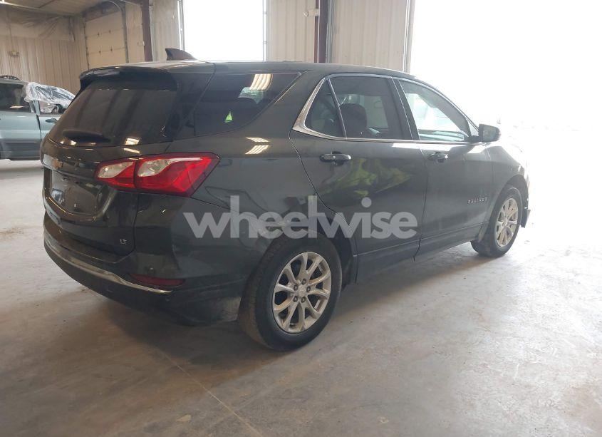 Photo 4 of 2018 Chevrolet Equinox LT (VIN 3GNAXJEV5JS569101)