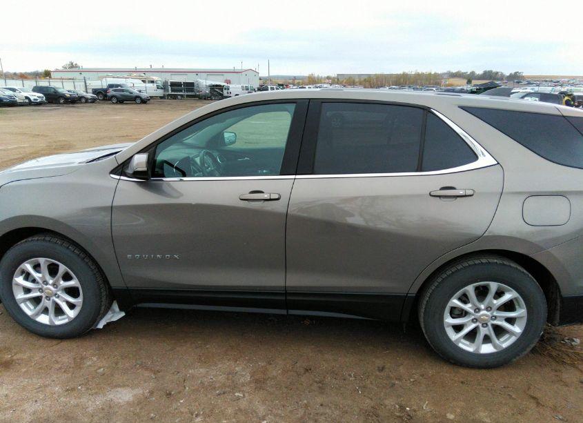 Photo 14 of 2018 Chevrolet Equinox LT (VIN 3GNAXJEV5JS611721)