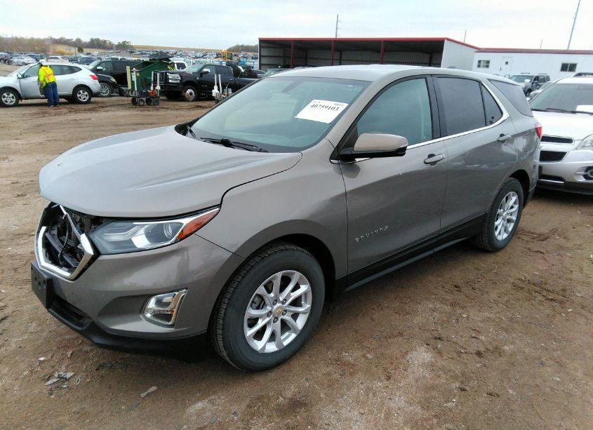 Photo 2 of 2018 Chevrolet Equinox LT (VIN 3GNAXJEV5JS611721)