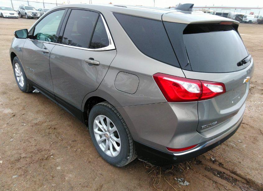 Photo 3 of 2018 Chevrolet Equinox LT (VIN 3GNAXJEV5JS611721)