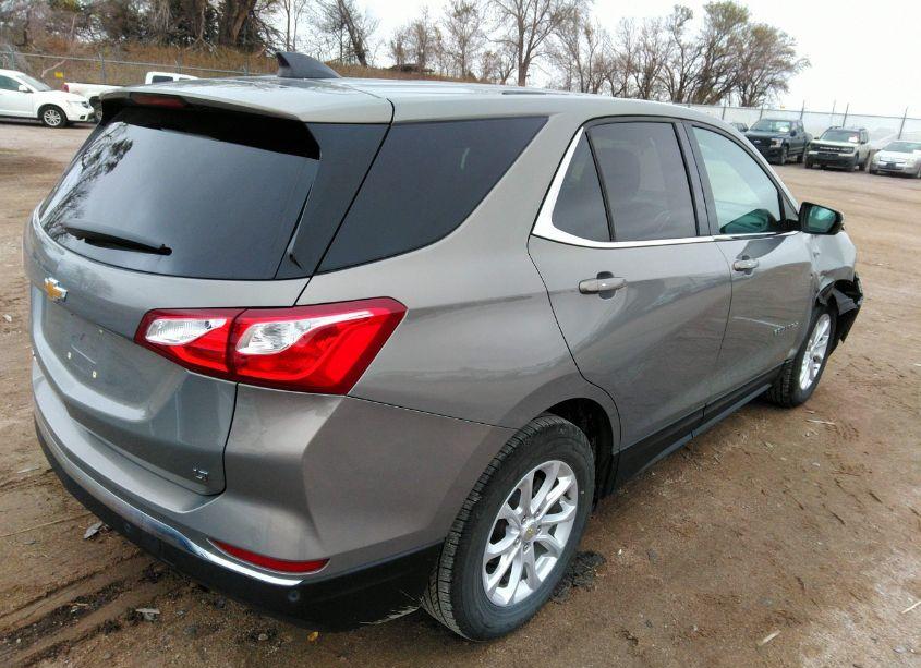 Photo 4 of 2018 Chevrolet Equinox LT (VIN 3GNAXJEV5JS611721)