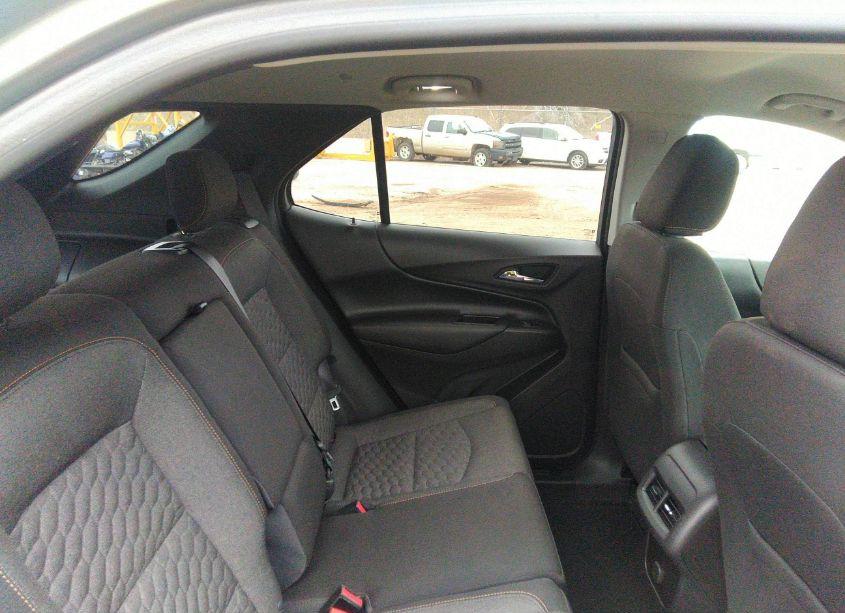 Photo 8 of 2018 Chevrolet Equinox LT (VIN 3GNAXJEV5JS611721)