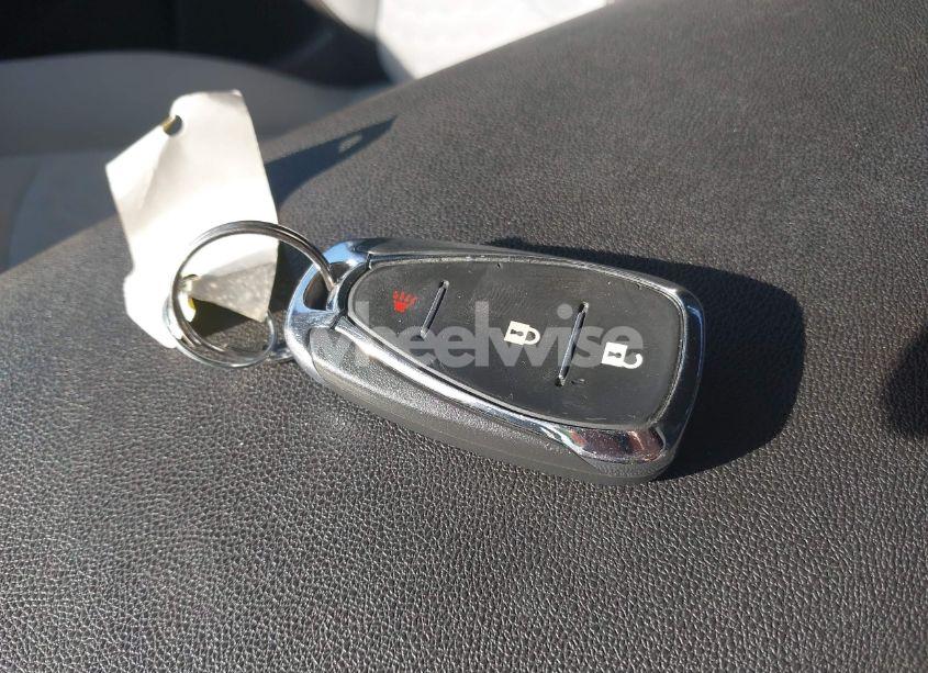 Photo 11 of 2018 Chevrolet Equinox LT (VIN 3GNAXJEV5JS634061)